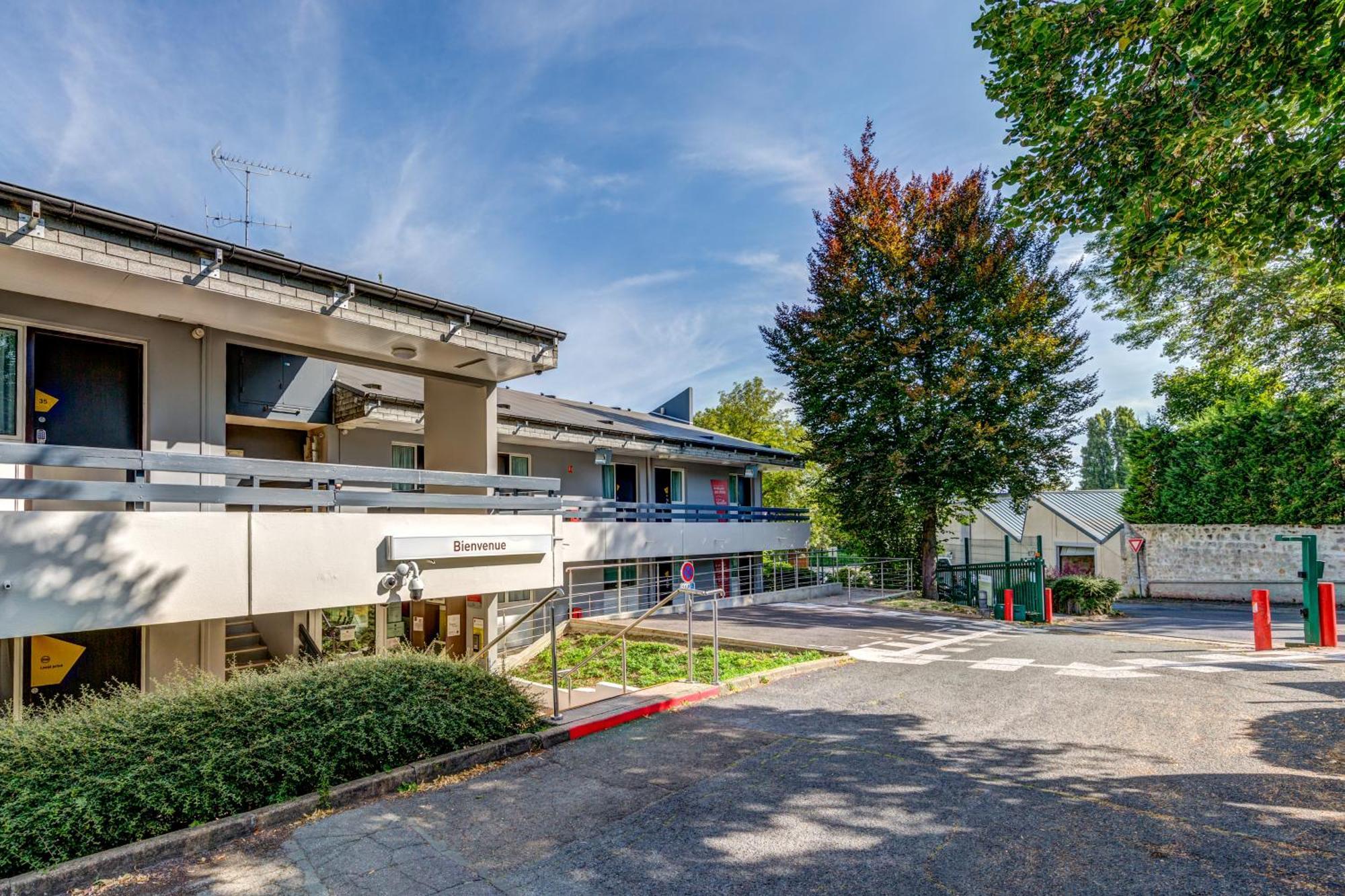 B&B Hotel Louveciennes Le Port-Marly Exterior photo